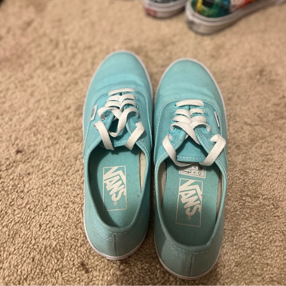 Vans womens 7 turquoise sneakers